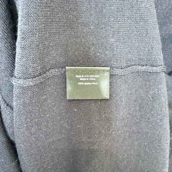 Jenni Kayne ‘Grayson’ Merino Wool Pullover in Dark Navy - Picture 11 of 12